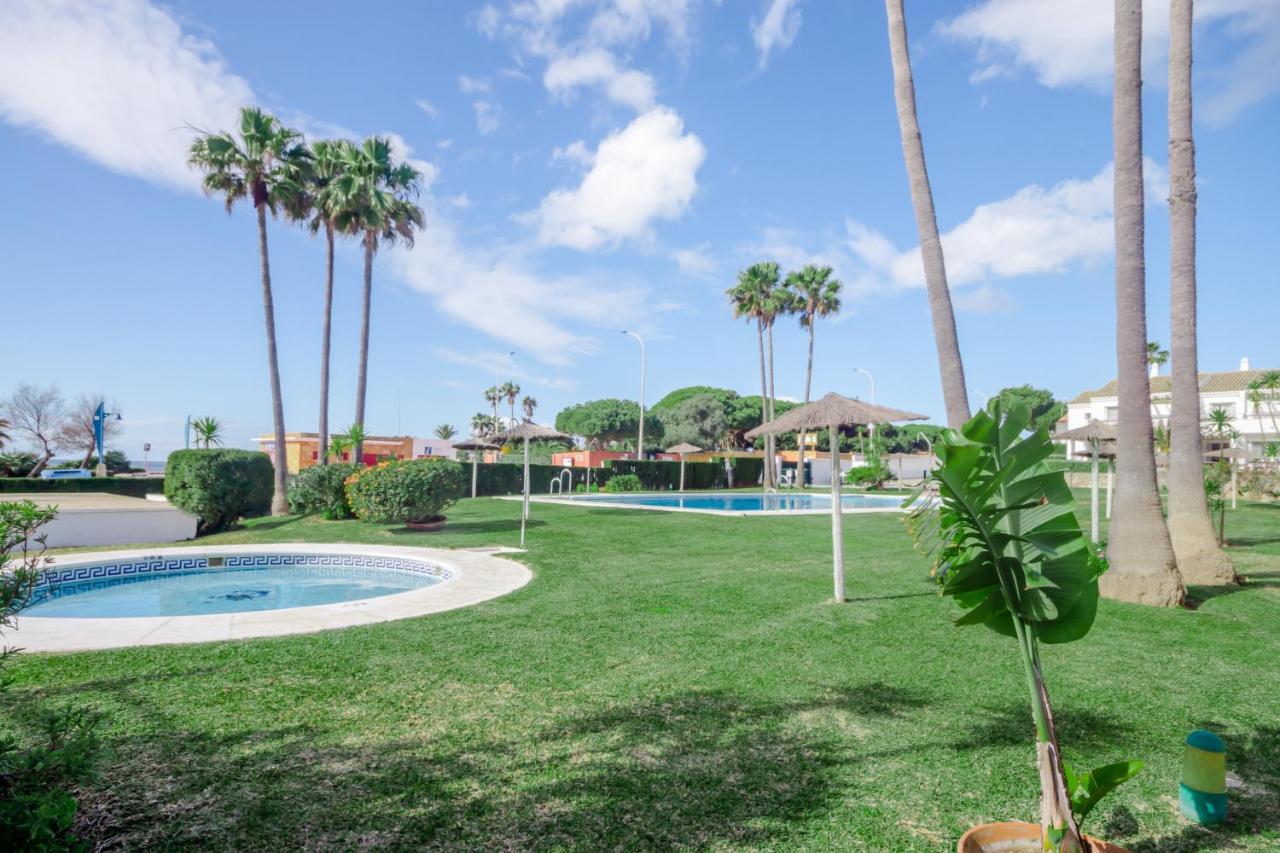Laja Bermeja, Piscina Y Primera Linea De La Barrosa Chiclana de la Frontera Exterior foto