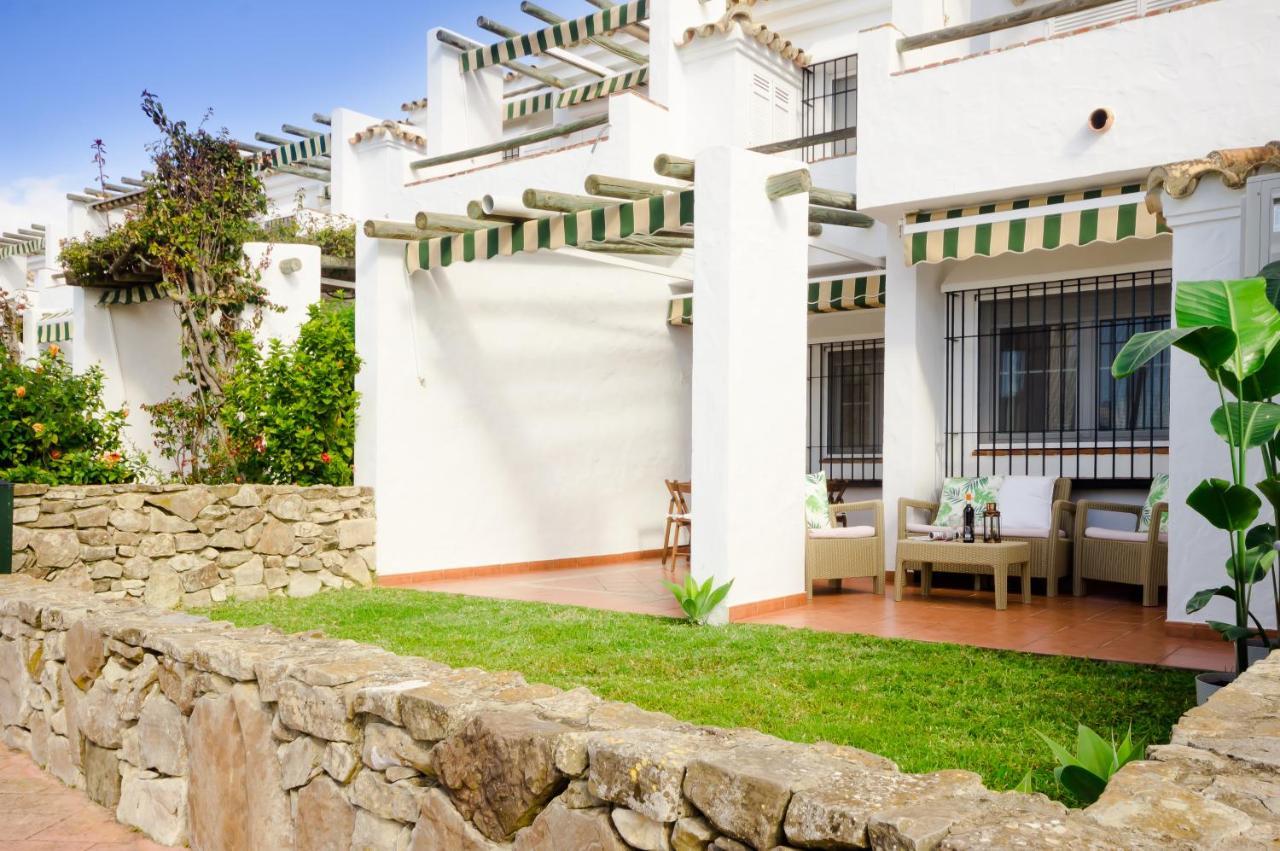 Laja Bermeja, Piscina Y Primera Linea De La Barrosa Chiclana de la Frontera Exterior foto